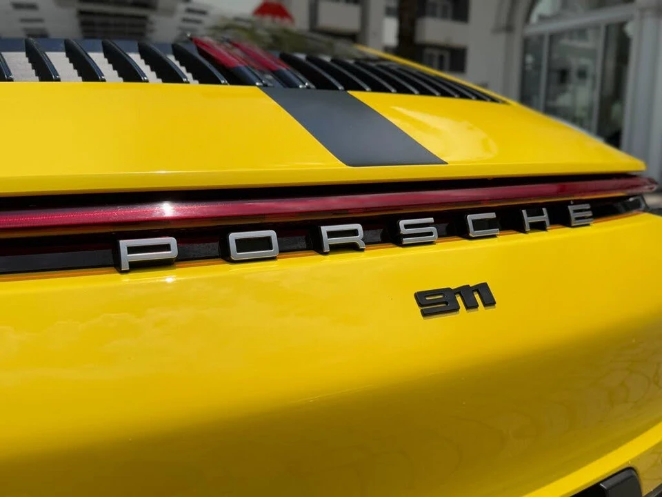 2022 Porsche 992 Carrera - Image 13 of 31