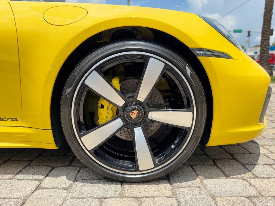 2022 Porsche 992 Carrera - Image 23 of 31