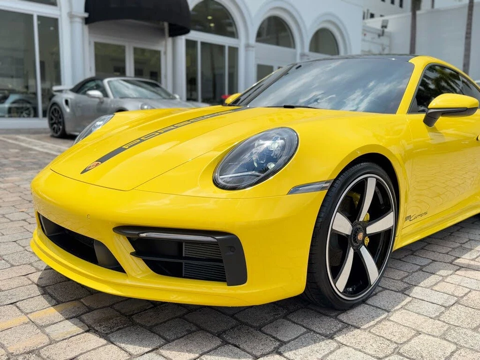 2022 Porsche 992 Carrera - Image 2 of 31