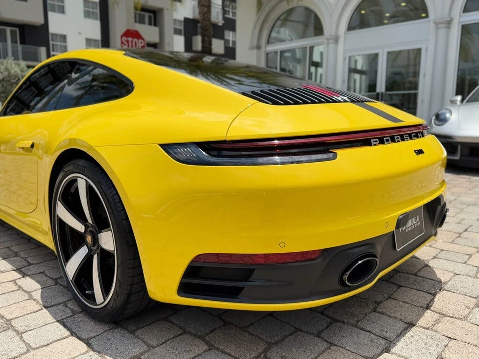 2022 Porsche 992 Carrera - Image 14 of 31