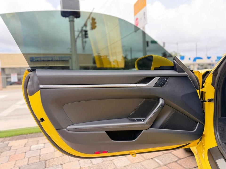 2022 Porsche 992 Carrera - Image 25 of 31