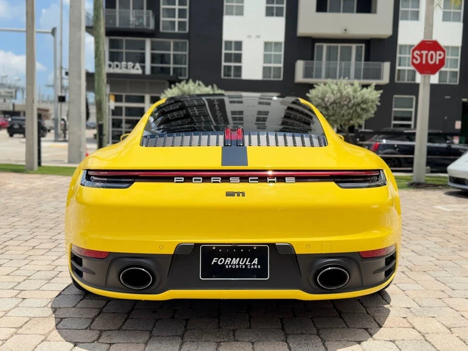 2022 Porsche 992 Carrera - Image 12 of 31