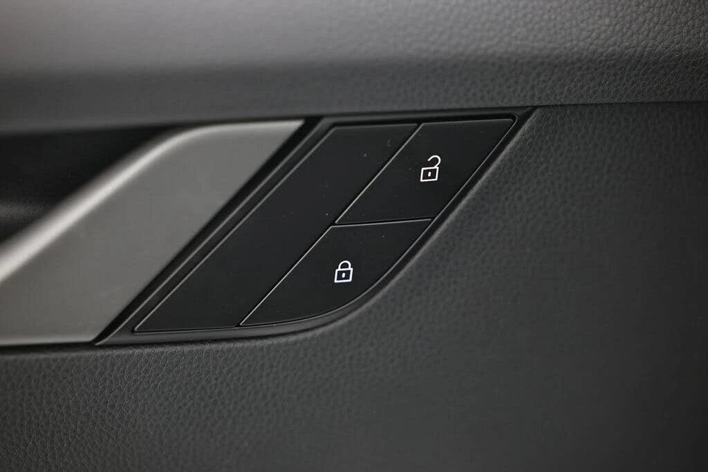 2022 Porsche 992 Carrera - Image 22 of 31