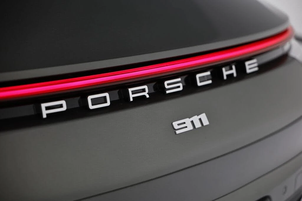 2022 Porsche 992 Carrera - Image 17 of 31