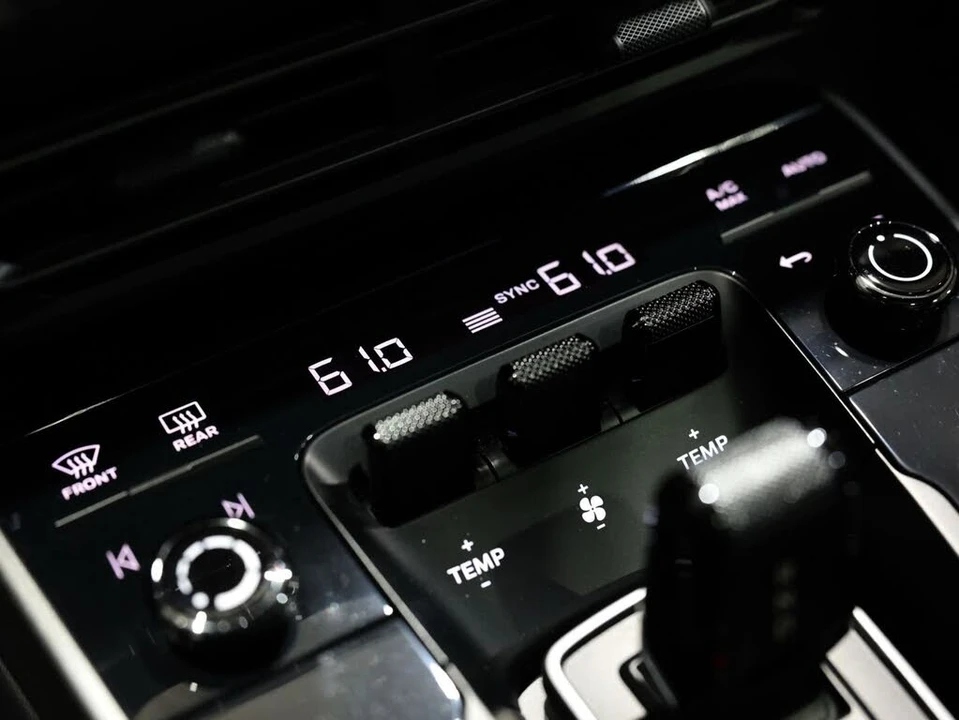 2022 Porsche 992 Carrera - Image 10 of 31
