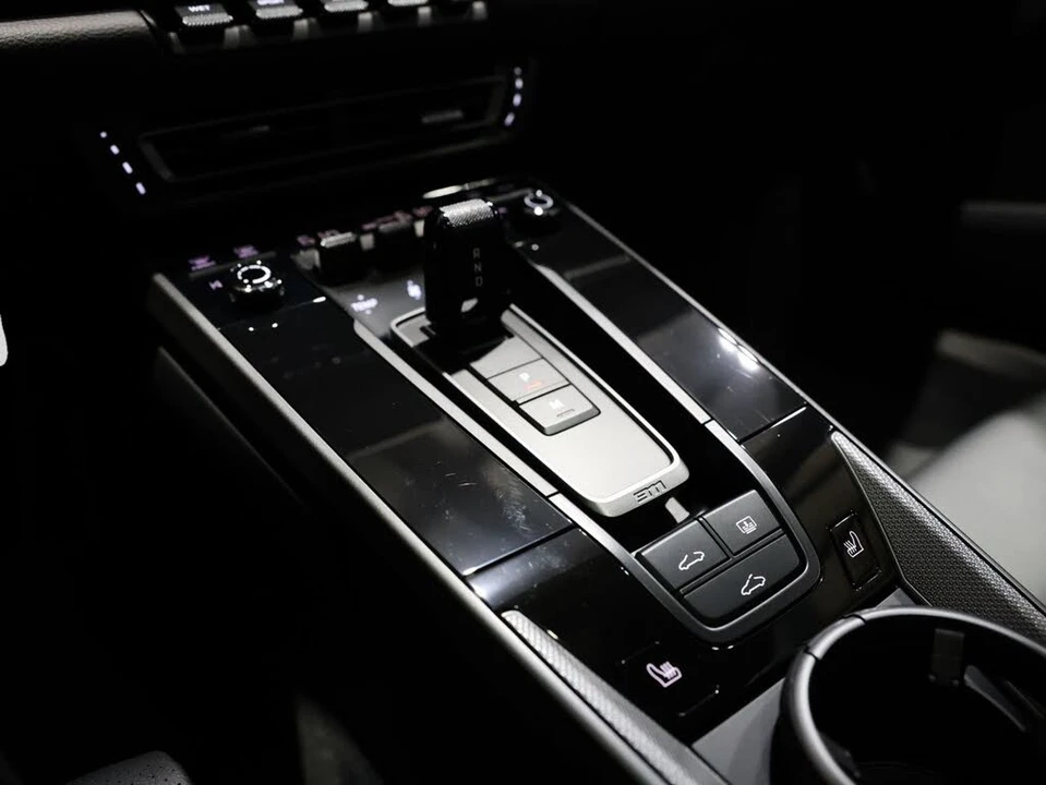 2022 Porsche 992 Carrera - Image 14 of 31