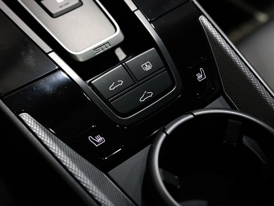 2022 Porsche 992 Carrera - Image 13 of 31