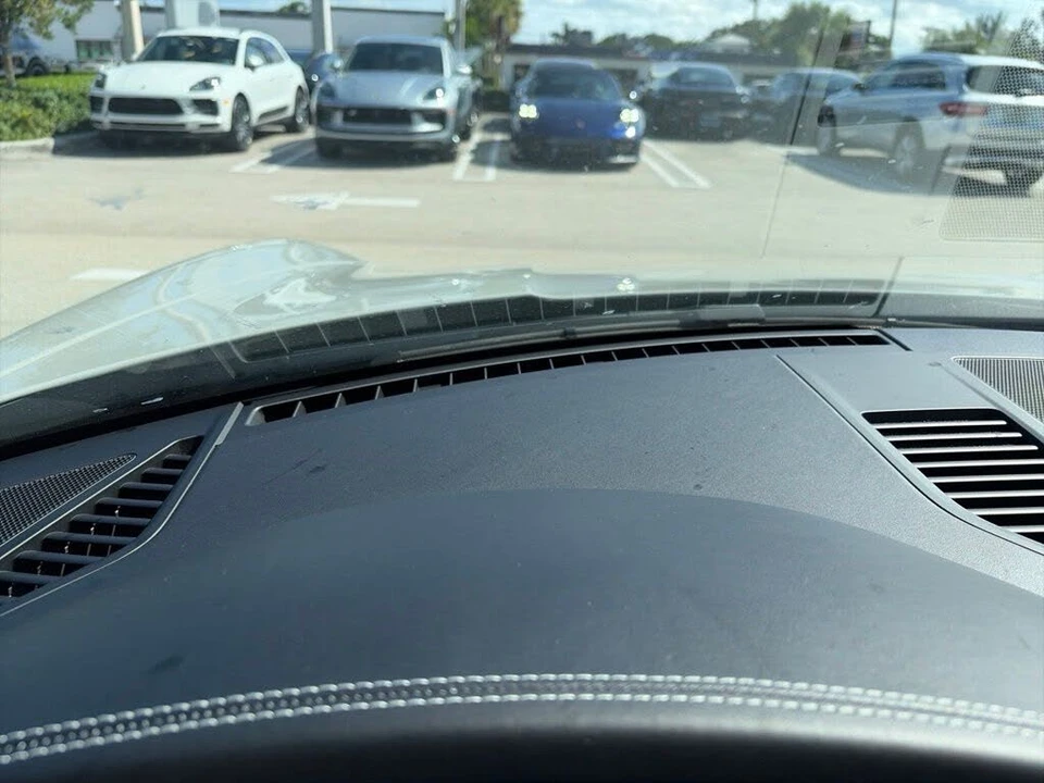 2022 Porsche 992 Carrera - Image 4 of 15