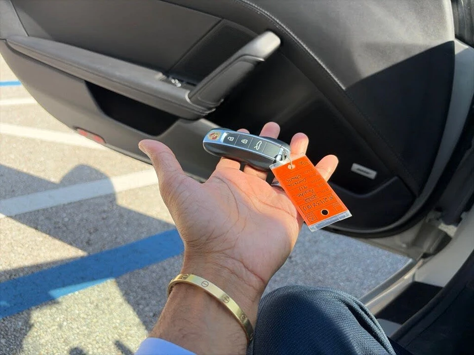2022 Porsche 992 Carrera - Image 3 of 15