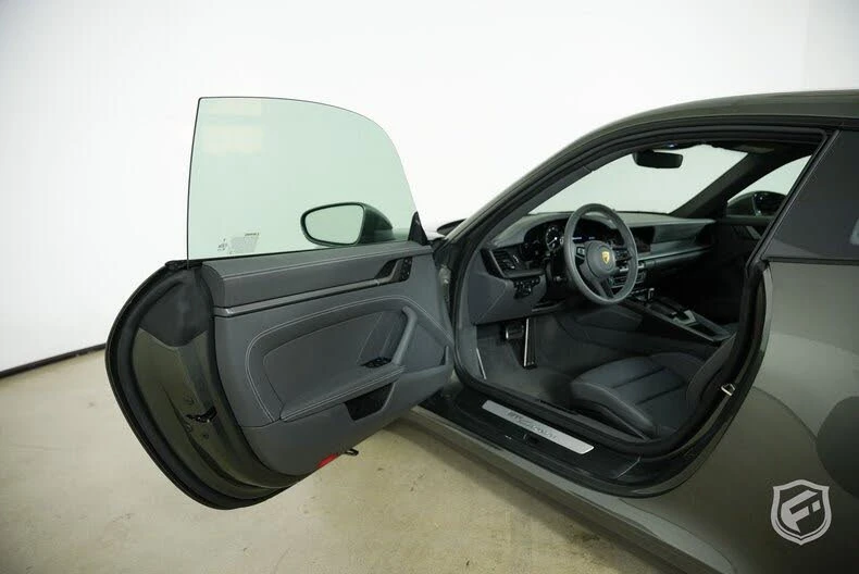 2022 Porsche 992 Carrera - Image 12 of 31