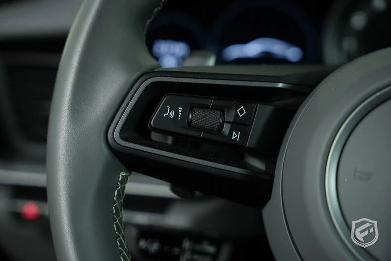 2022 Porsche 992 Carrera - Image 22 of 31