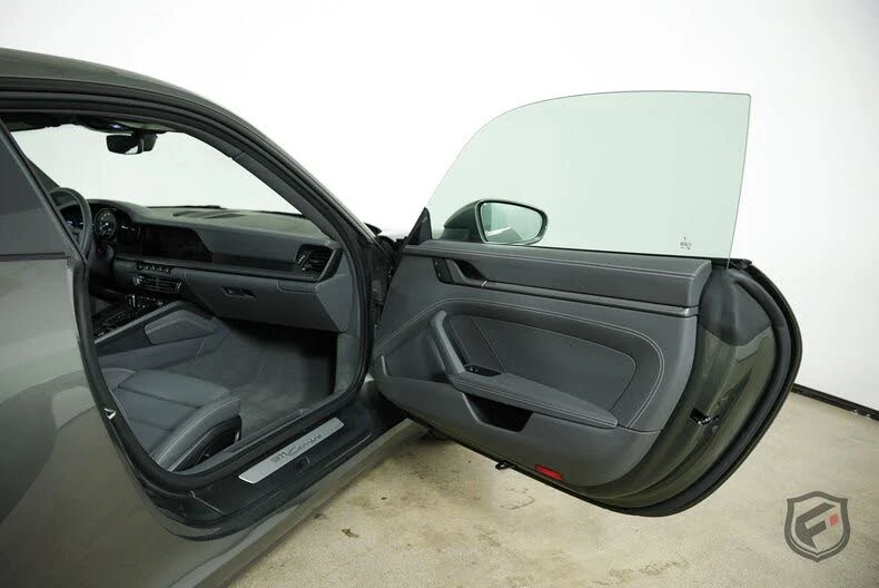 2022 Porsche 992 Carrera - Image 27 of 31