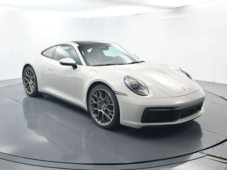 2022 Porsche 992 Carrera - Image 17 of 31