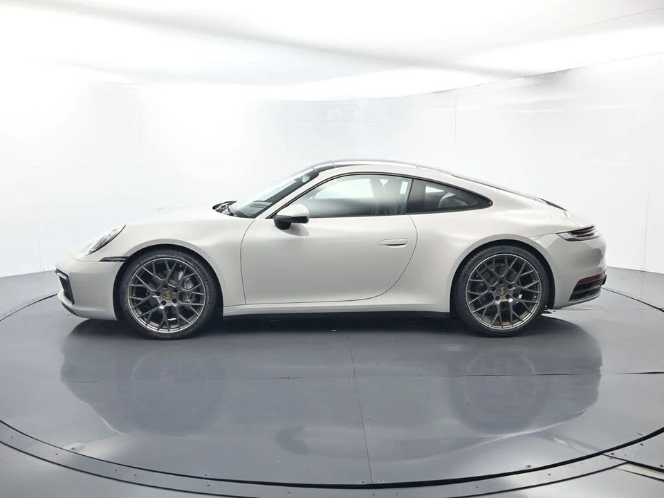 2022 Porsche 992 Carrera - Image 2 of 31