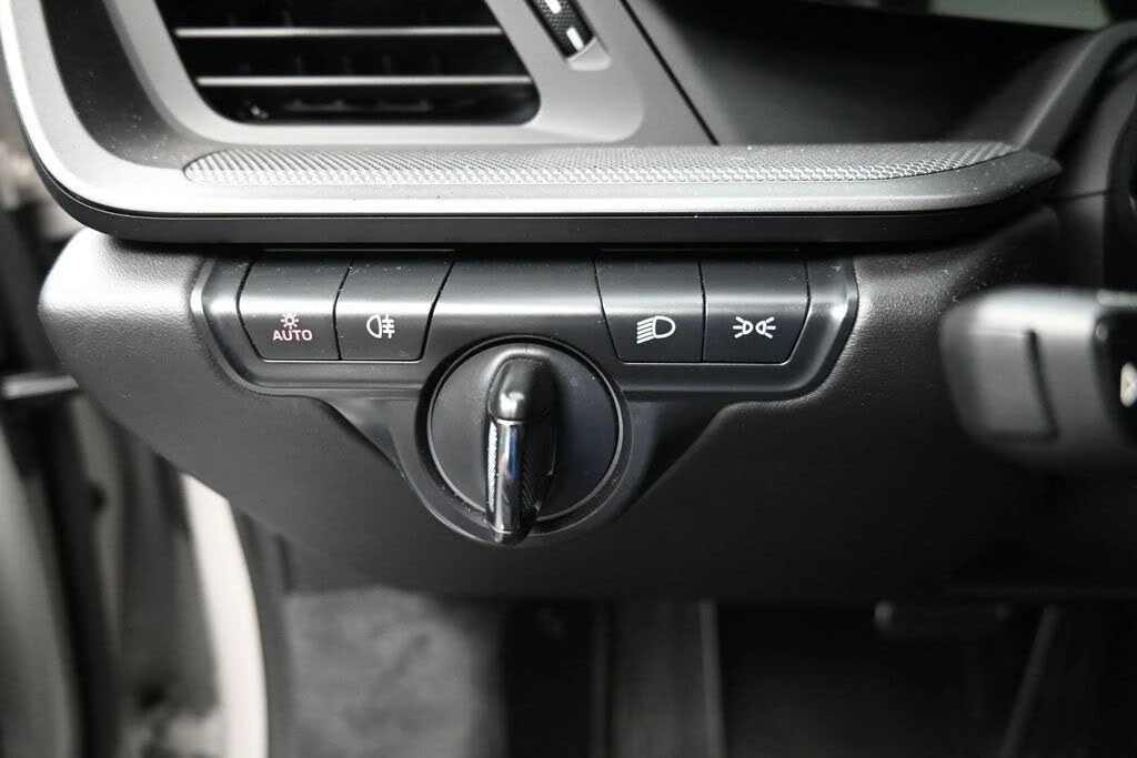 2022 Porsche 992 Carrera - Image 19 of 31