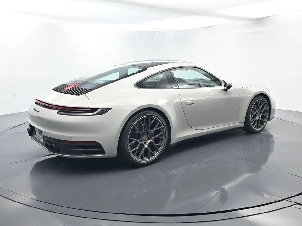2022 Porsche 992 Carrera - Image 15 of 31