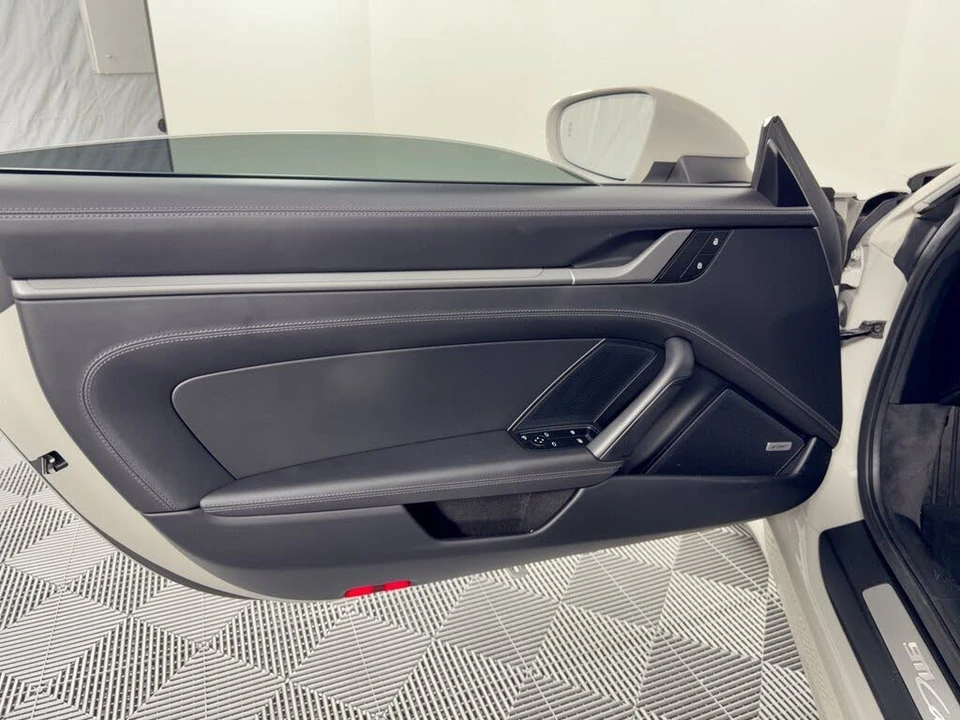 2022 Porsche 992 Carrera - Image 14 of 31