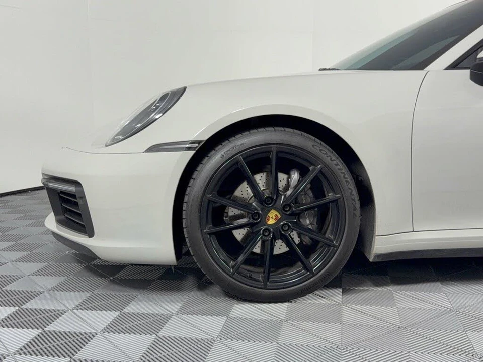 2022 Porsche 992 Carrera - Image 13 of 31