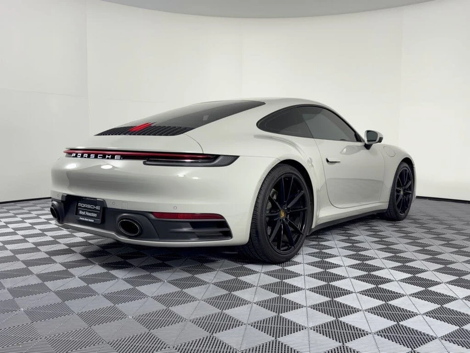 2022 Porsche 992 Carrera - Image 9 of 31