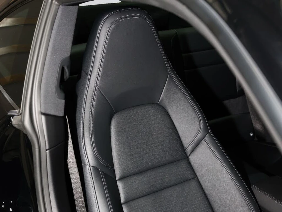 2022 Porsche 992 Carrera - Image 16 of 31