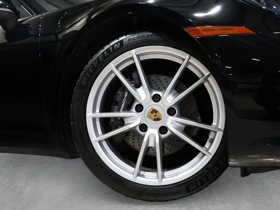 2022 Porsche 992 Carrera - Image 28 of 31