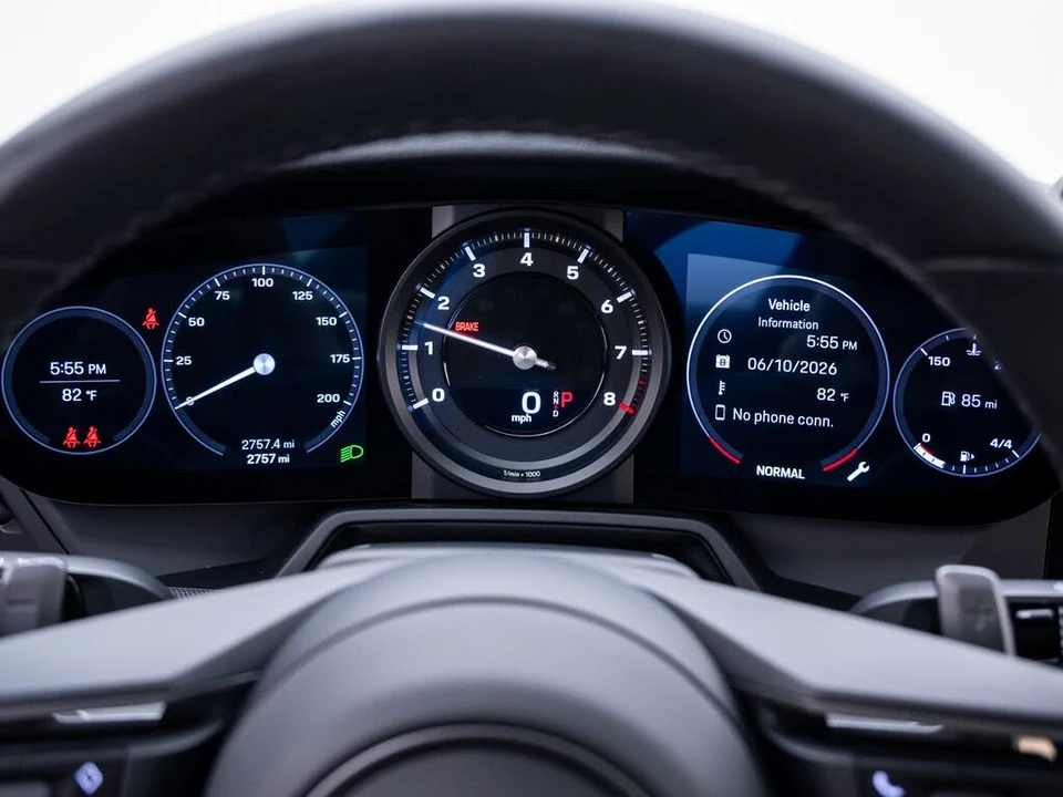 2022 Porsche 992 Carrera - Image 30 of 31