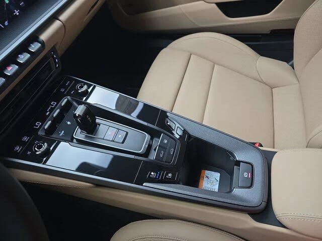 2022 Porsche 992 Carrera - Image 26 of 31