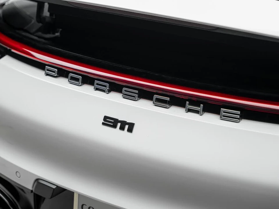 2022 Porsche 992 Carrera - Image 14 of 31