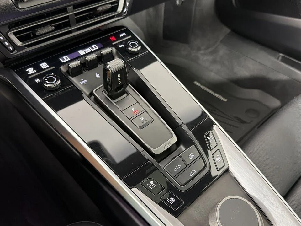 2022 Porsche 992 Carrera - Image 16 of 30