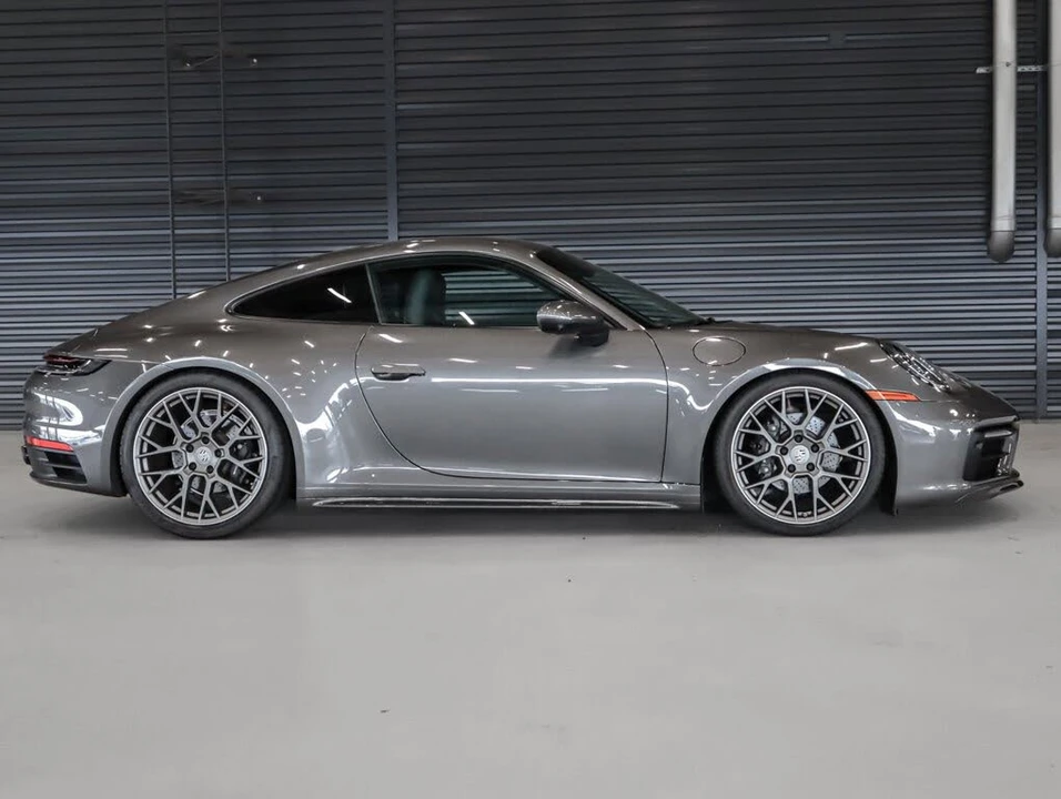 2022 Porsche 992 Carrera - Image 11 of 31