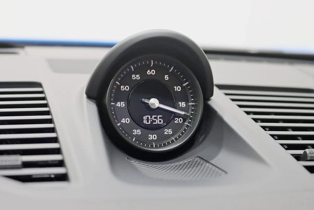 2022 Porsche 992 Carrera - Image 17 of 31