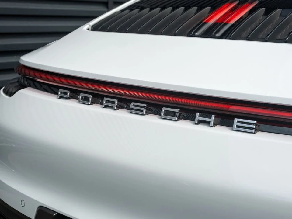2022 Porsche 992 Carrera - Image 19 of 31
