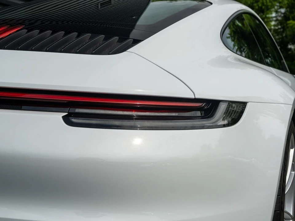 2022 Porsche 992 Carrera - Image 18 of 31