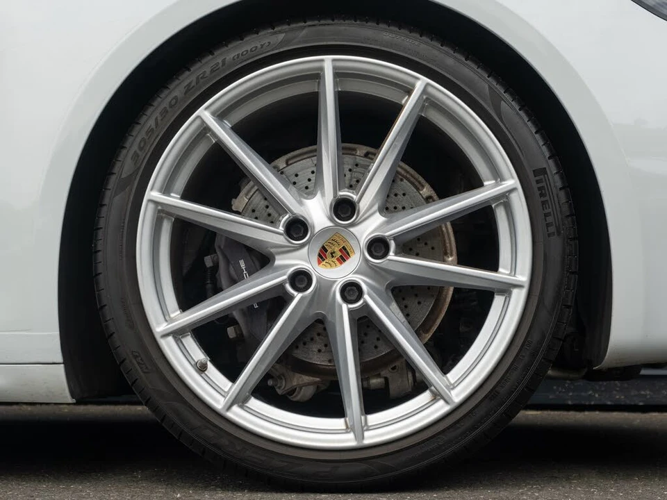 2022 Porsche 992 Carrera - Image 13 of 31