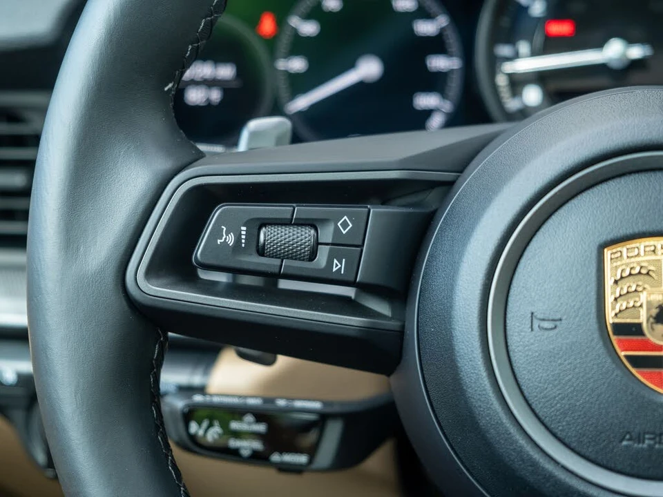 2022 Porsche 992 Carrera - Image 22 of 31