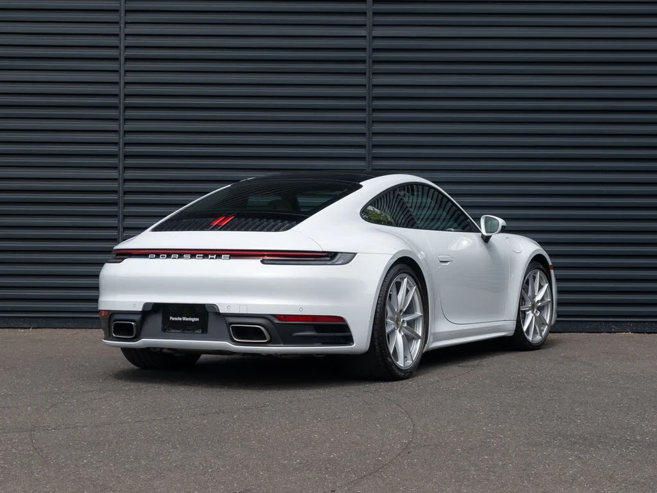 2022 Porsche 992 Carrera - Image 8 of 31
