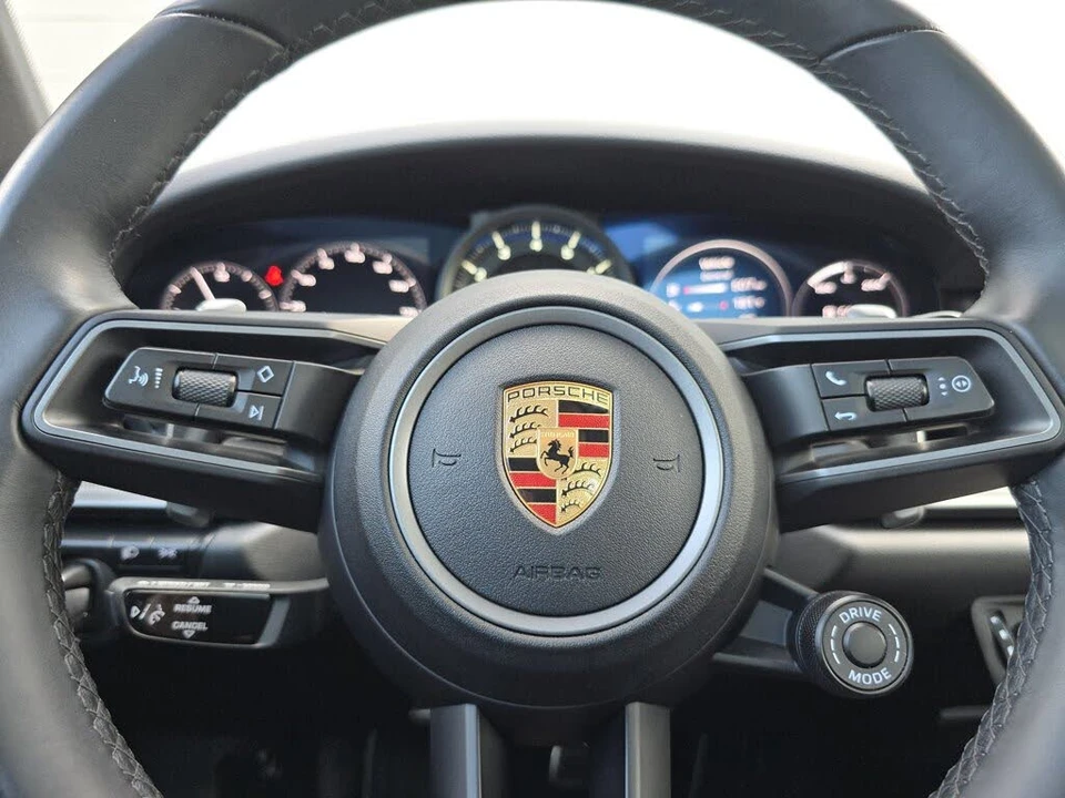 2022 Porsche 992 Carrera - Image 24 of 28
