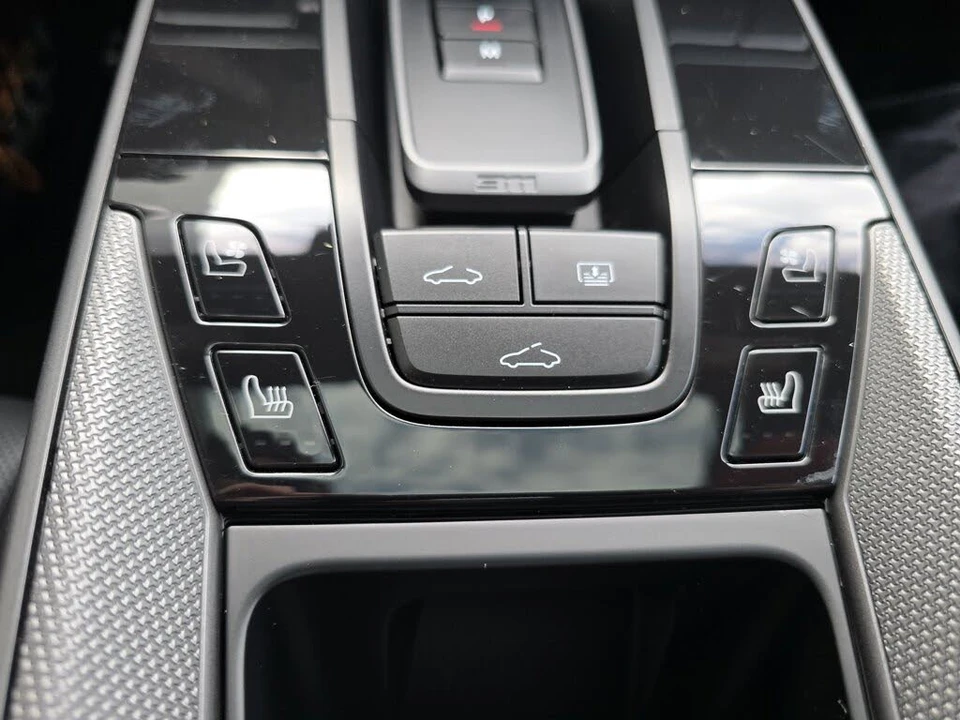 2022 Porsche 992 Carrera - Image 16 of 28