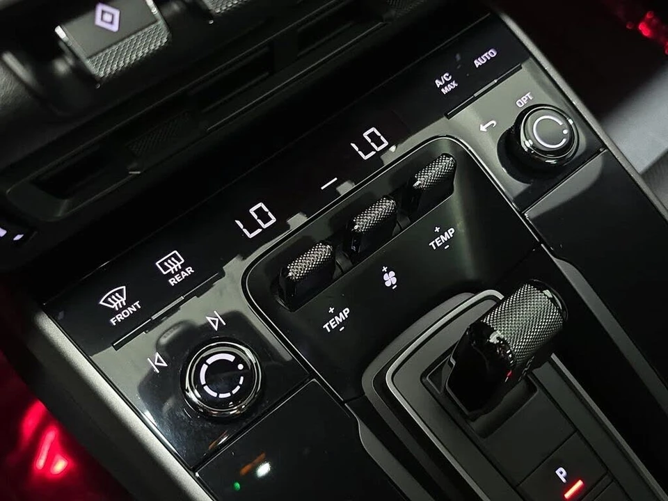 2022 Porsche 992 Carrera - Image 19 of 31