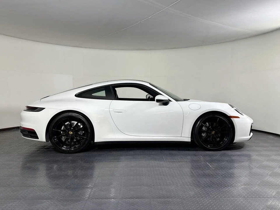2022 Porsche 992 Carrera - Image 8 of 30