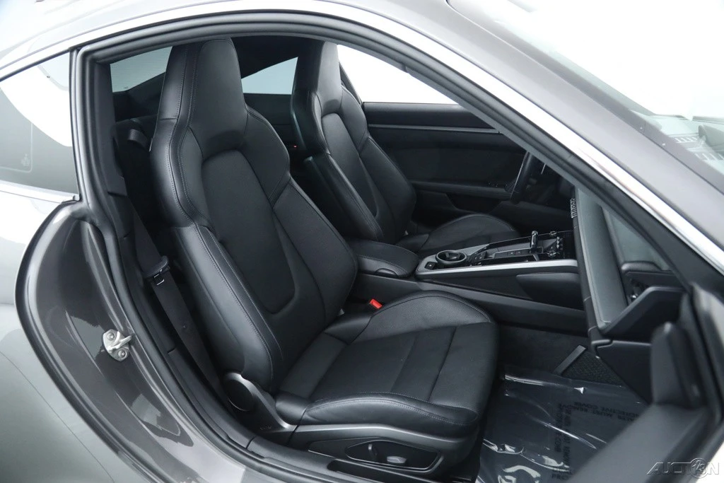 2022 Porsche 992 Carrera - Image 17 of 21