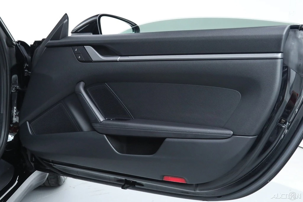 2022 Porsche 992 Carrera - Image 15 of 21