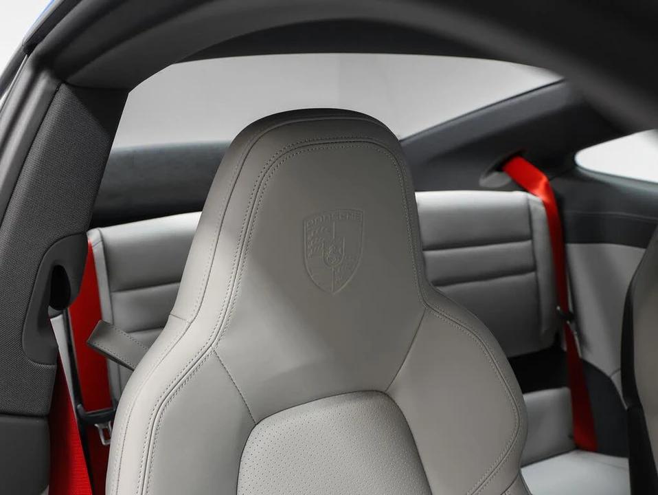 2022 Porsche 992 Carrera GTS - Image 27 of 31