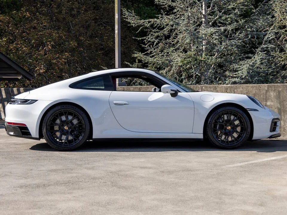 2022 Porsche 992 Carrera GTS - Image 12 of 31