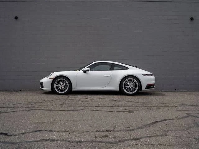 2022 Porsche 992 Carrera - Image 2 of 5