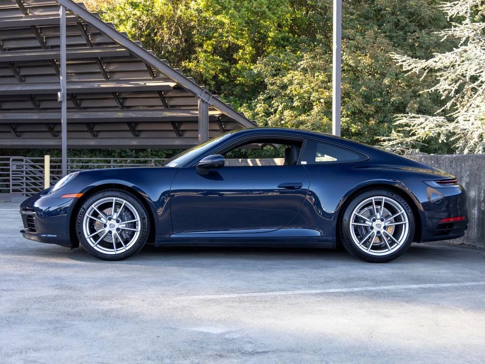 2022 Porsche 992 Carrera - Image 2 of 5