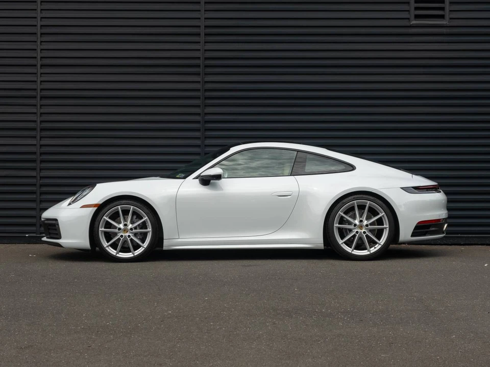 2022 Porsche 992 Carrera - Image 2 of 5