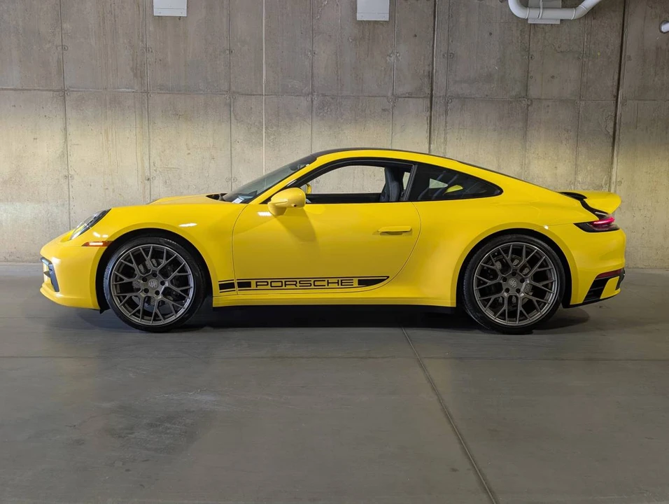 2022 Porsche 992 Carrera - Image 2 of 5