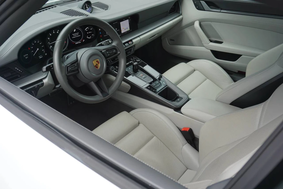 2022 Porsche 992 Carrera S - Image 4 of 5