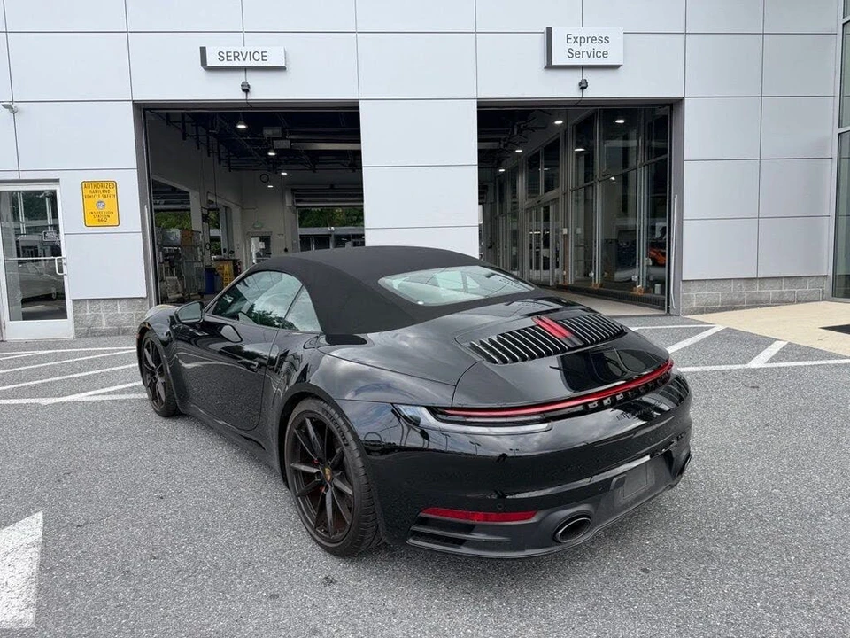 2022 Porsche 992 Carrera S - Image 16 of 31